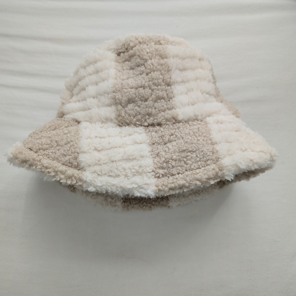 Saks Fifth Avenue Sherpa Checkered Bucket Hat Ivory Beige One Size NWT
